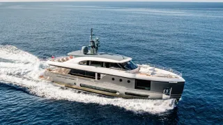 JJJ yacht 完全限定生産　12inch 55m Heesen motor yacht Lady JJ sold